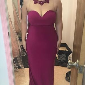 Elegant Strapless Magenta Dress